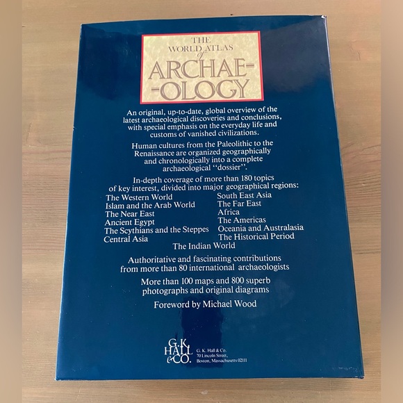 ‘The World Atlas of Archeology’ coffee table book - Picture 4 of 5